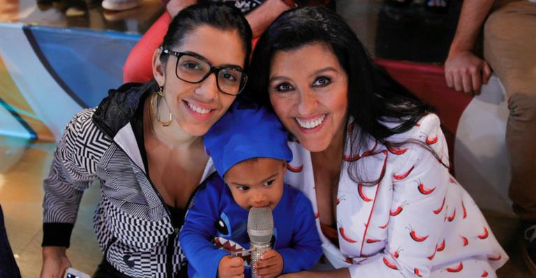 Regina Casé comemora a gravidez da filha, Benedita