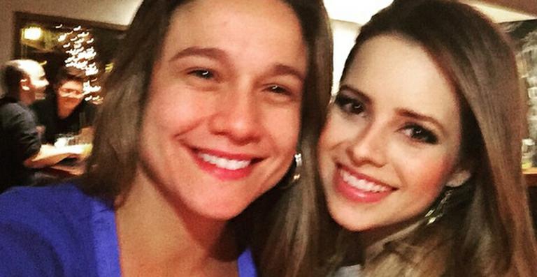 Fã declarada, Fernanda Gentil faz selfie com Sandy