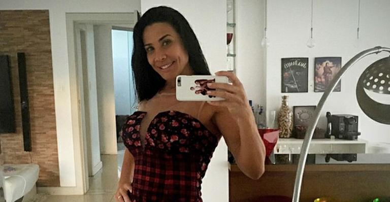 Aos 41 anos, Scheila Carvalho mostra requebrado em vídeo de dança