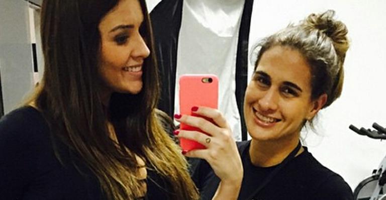 Transformação! Tamires Peloso exibe barriga de fora