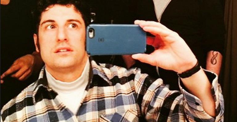 Jason Biggs ironiza comentários sobre ter ganhado peso