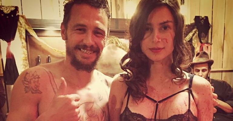 Thaila Ayala finaliza participação em filme e posa com James Franco