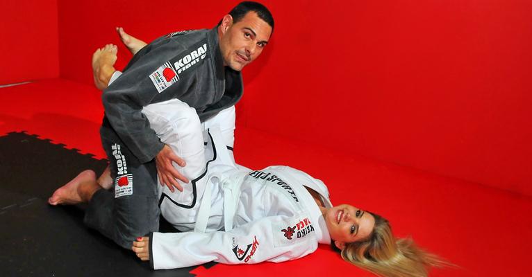 Mari Alexandre e Marcelo Frisoni lutam Jiu-Jitsu em evento