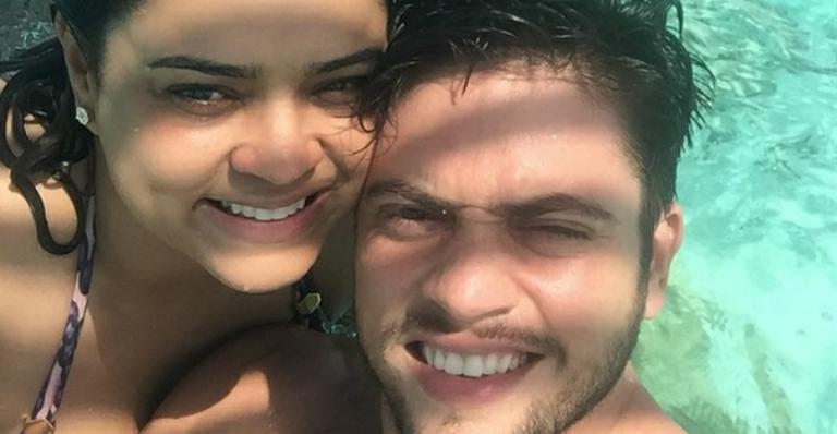 Preta Gil e Rodrigo Godoy curtem mar cristalino nas Maldivas