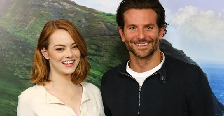 Bradley Cooper e Emma Stone brincam de escrever perfis no Tinder