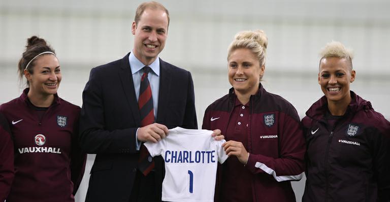Príncipe William conta que Charlotte não o deixa dormir