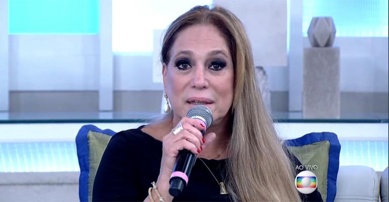 Susana Vieira manda beijo para José Wilker no ‘Encontro’