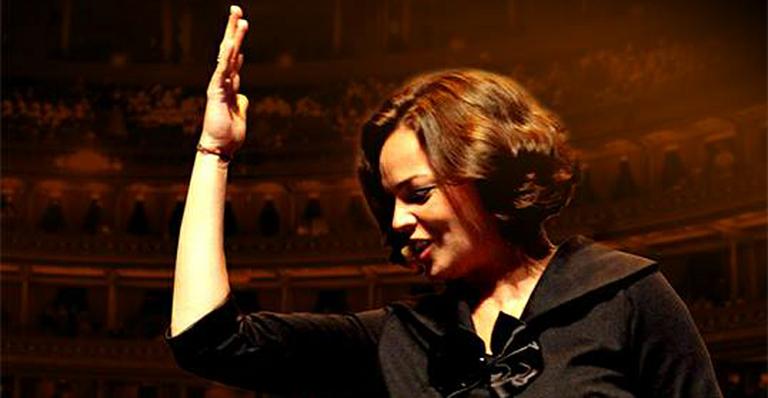 Cantora francesa Anne Carrere se despede do Brasil: ‘Muita emoção’