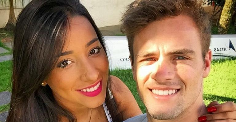 Com Rafael, Talita Araújo comemora primeiro dia de aula em escola de aviação