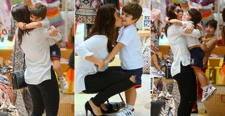 Juliana Paes: abraços e carinho com o filho, Pedro