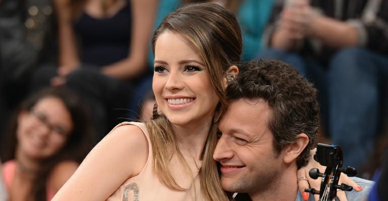 Lucas Lima responde a fã que insinuou ‘tensão sexual’ entre Sandy e finalista do SuperStar