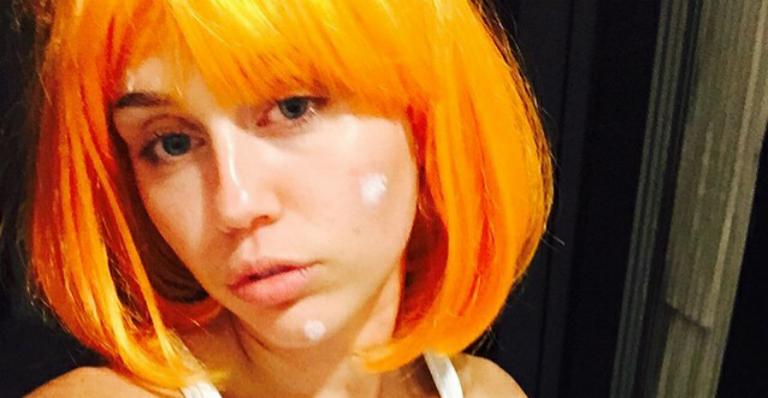 Escapou! Miley Cyrus sensualiza e mostra demais em foto na web