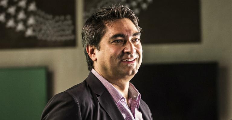 Zeca Camargo relembra estreia da MTV Brasil e publica foto antiga com Astrid Fontenelle