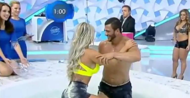 Banheira do Gugu reestreia na Record; Assista ao vídeo!