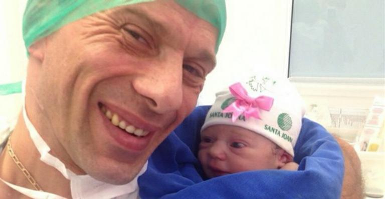 Nasce Laura, filha de Rafael Ilha e Aline Kezh