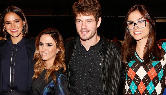 Que química! Maurício Destri revela que já frequenta a casa de Marquezine, Tatá e Casadevall