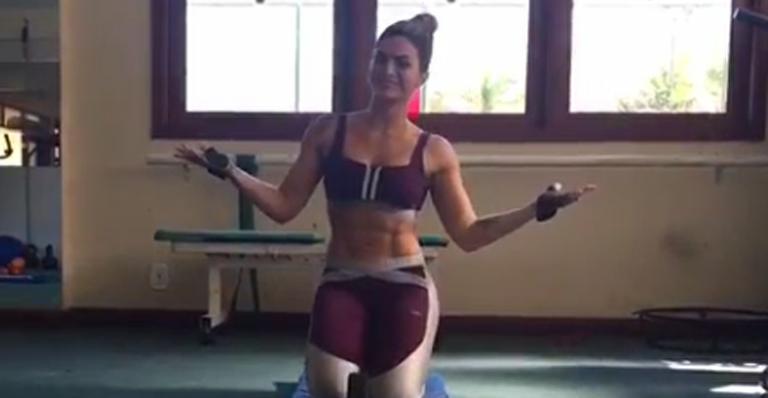 Kelly Key mostra vídeo de exercício do ‘projeto Baba Baby’