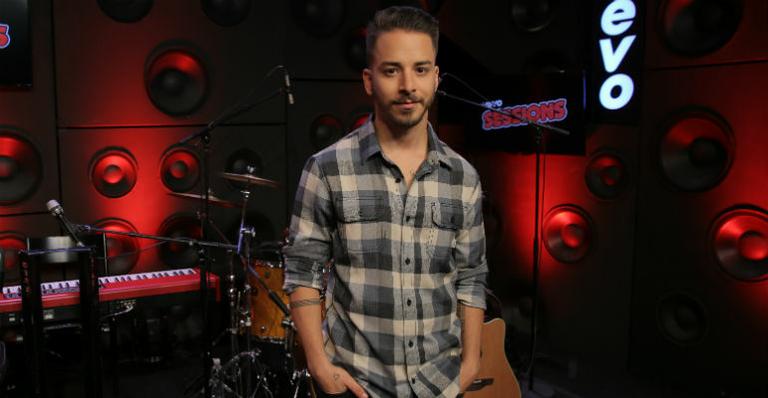 Junior Lima fala de sua nova fase em talk show musical: “Tem sido uma experiência incrível”