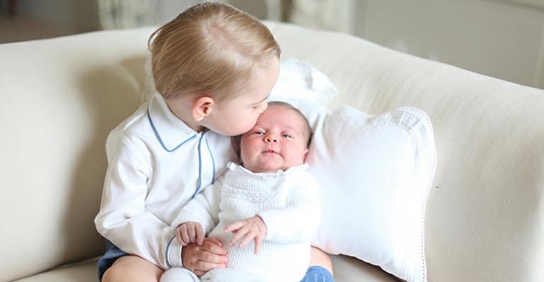 Veja as primeiras fotos oficiais de Príncipe George e Princesa Charlotte, filhos de Kate Middleton e Príncipe William