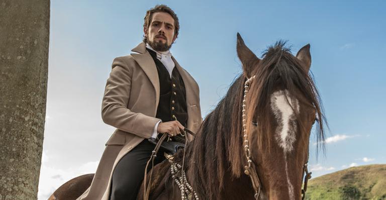 Primeiras fotos da nova novela da Globo, ‘Além do Tempo’