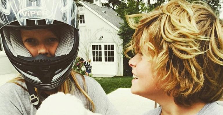 Aos 11 anos, filha de Gwyneth Paltrow impressiona por semelhança com a mãe