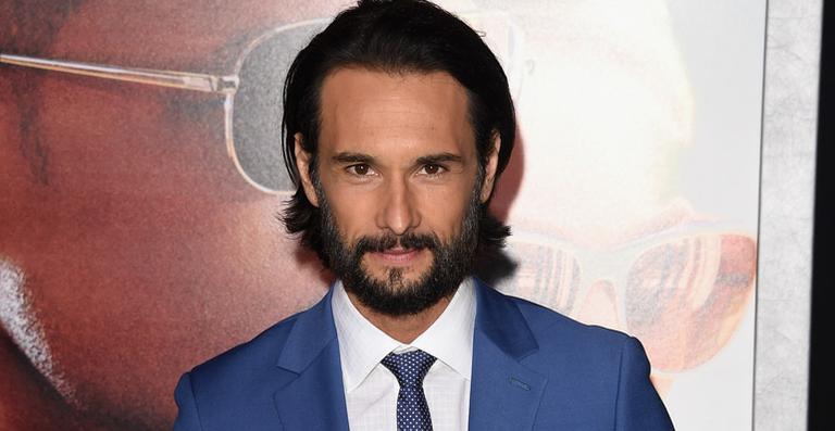 Rodrigo Santoro relembra encontro com o Papa Francisco