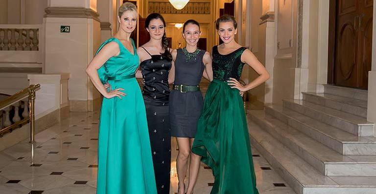 Estrelas se encontram em desfile do bem no Rio