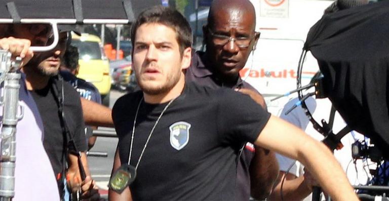 Marco Pigossi visita o BOPE para a novela ‘A Regra do Jogo’