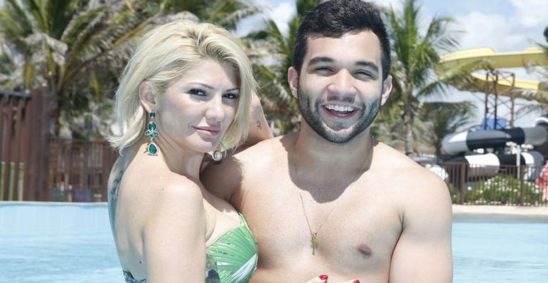 Antônia Fontenelle e Jonathan Costa curtem Fortaleza