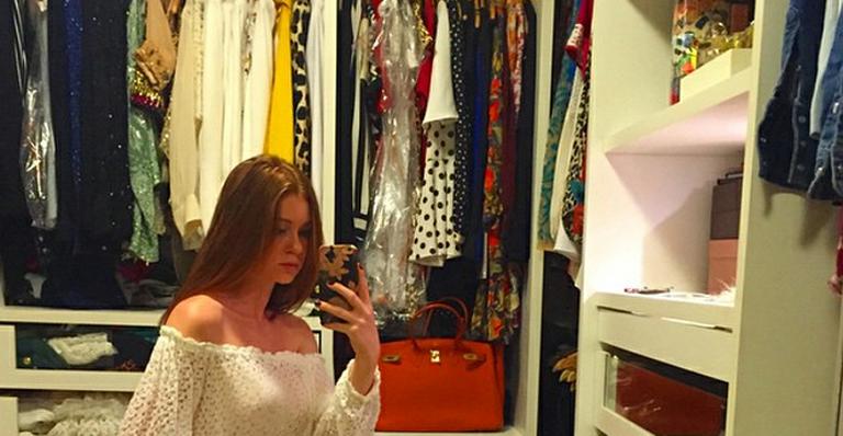 Marina Ruy Barbosa mostra seu closet e impressiona os fãs