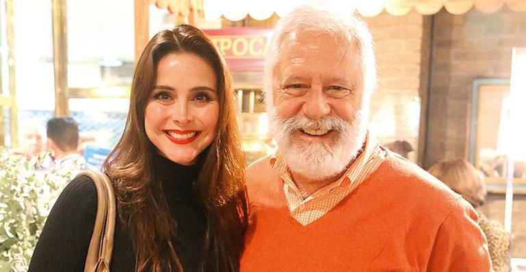 Antonio Fagundes e eleita prestigiam Bibi Ferreira