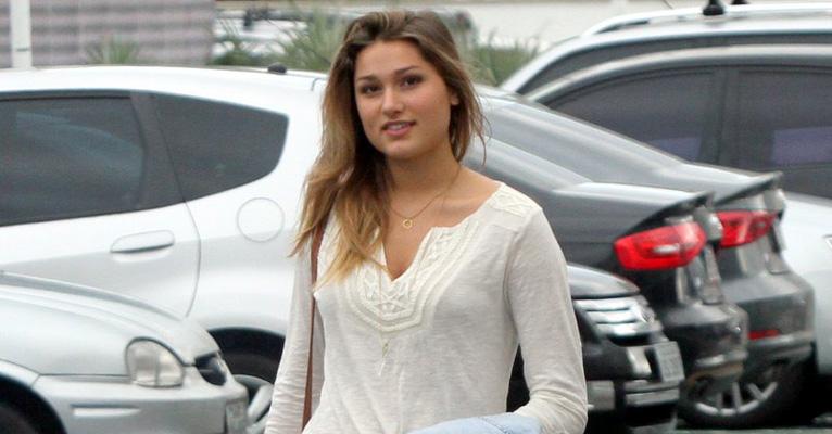 Linda! Sasha passeia com look estiloso em shopping no Rio de Janeiro