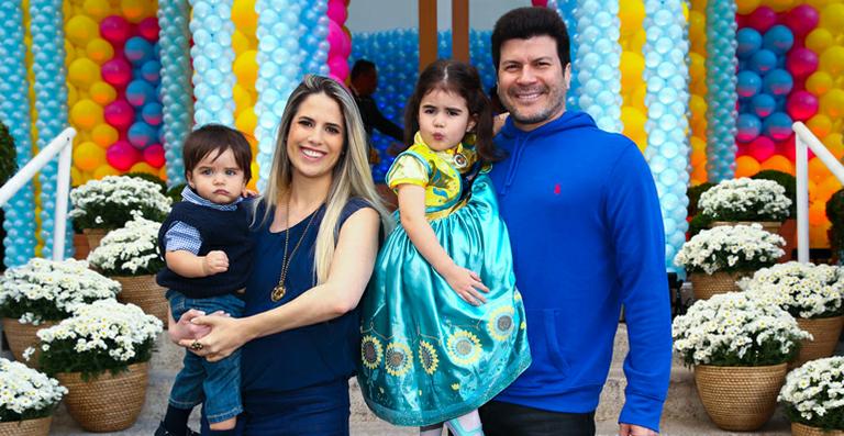 Paulo Ricardo faz festa de aniversário para os filhos