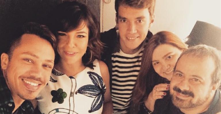 Regiane Alves exibe barriga de sete meses: “Curtindo o barrigão”