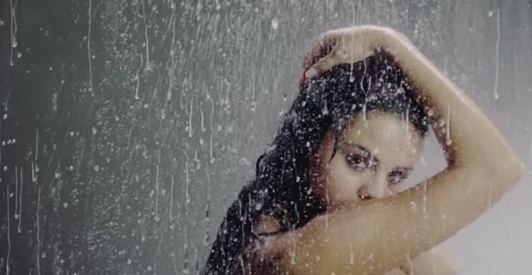 Selena Gomez lança clipe sexy para ‘Good For You’