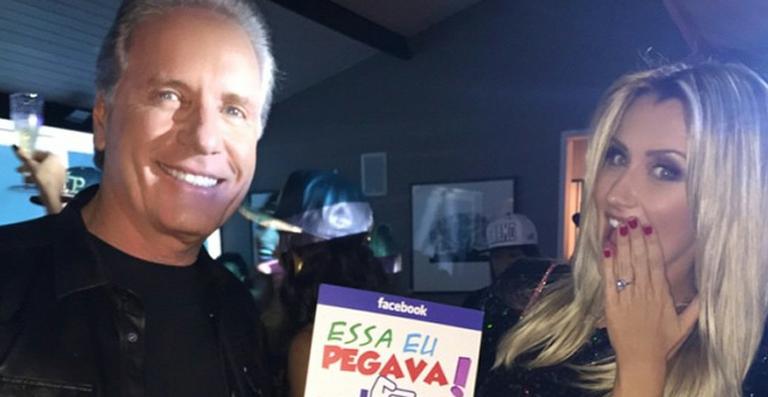 Ana Paula Siebert provoca Roberto Justus com foto e ganha declaração de amor