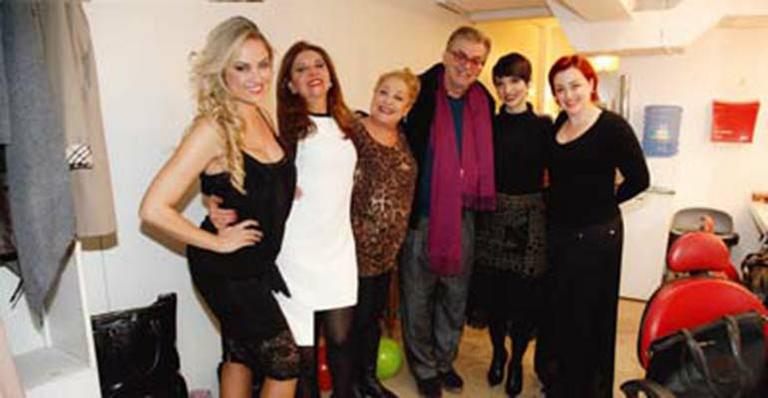 Quinteto poderoso em pré-estreia teatral