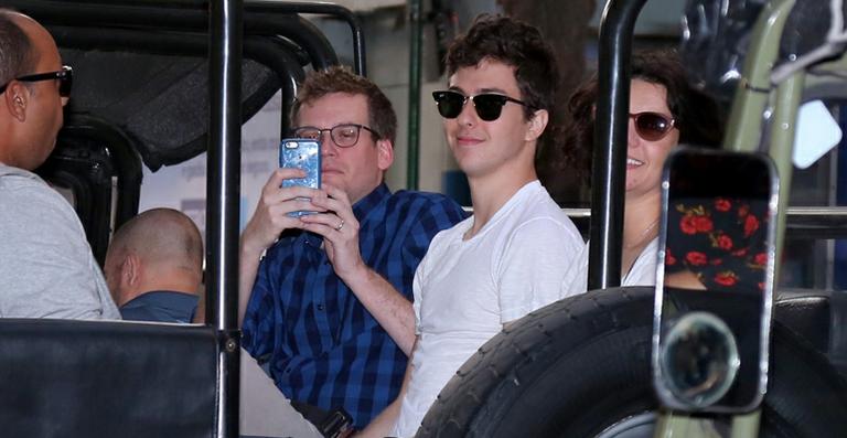 John Green e Nat Wolff visitam o Cristo Redentor