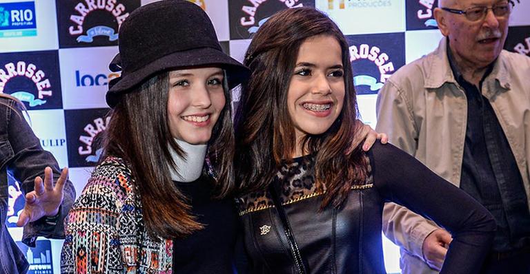 Larissa Manoela aparece de colar cervical na pré-estreia de ‘Carrossel, o Filme’