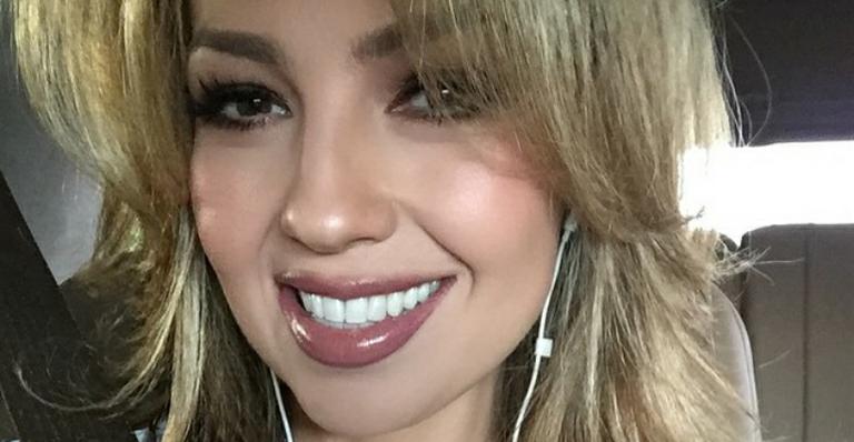Thalia publica foto de mamografia para incentivar exame