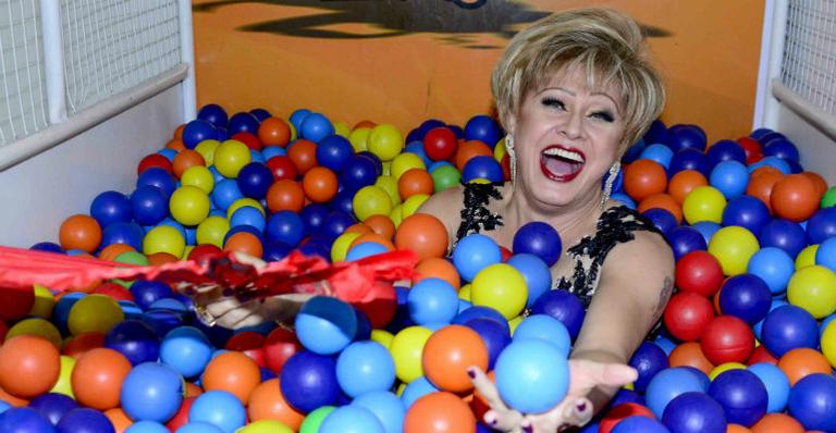 Nany People volta a ser criança e comemora seu aniversário em buffet infantil