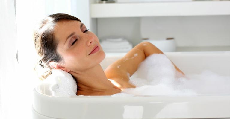 Aprenda a fazer 4 banhos energizantes e revigorantes para 2017 ser alto astral