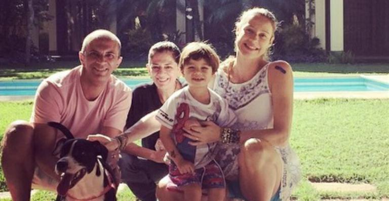Luana Piovani mostra o filho brincando em nova mansão no Rio
