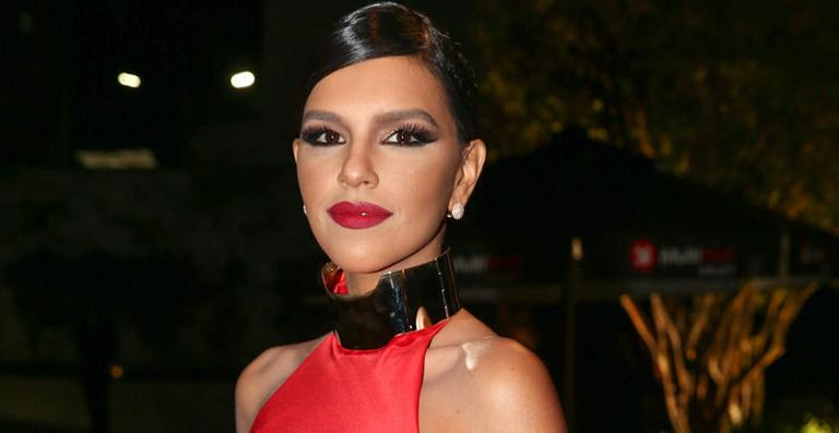 Mariana Rios lança nova música da carreira solo