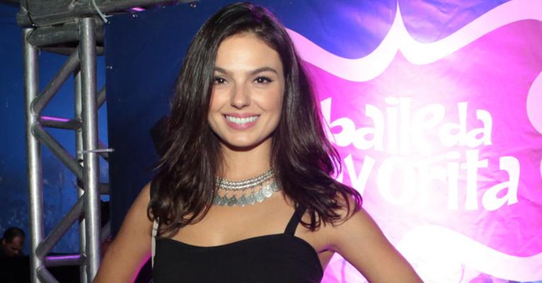 Isis Valverde chega a Nova York, cidade em que vai morar até o fim do ano