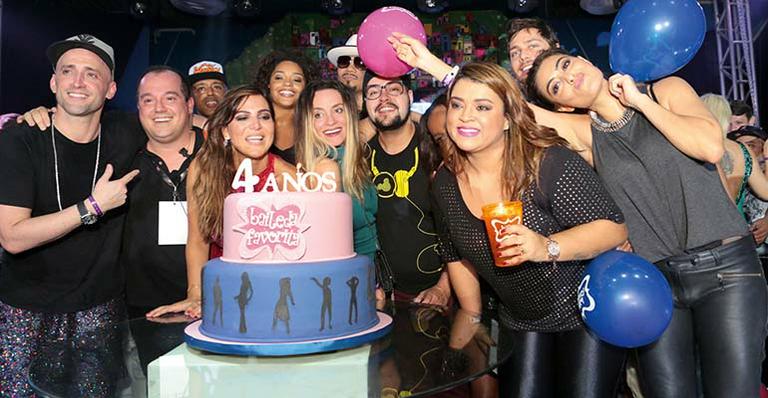 Noite estrelada do Baile da Favorita no Rio
