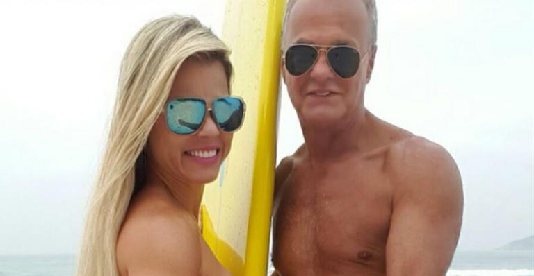Kadu Moliterno mostra a namorada de biquíni: ‘Meu amor no paraíso’