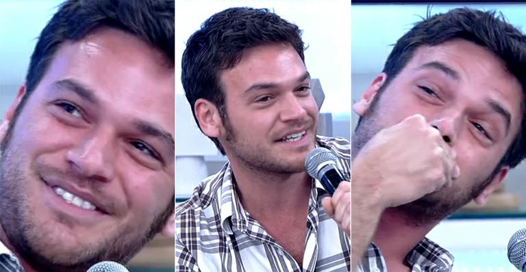 Emílio Dantas leva susto e revela medo de bonecas de porcelana no ‘Encontro’