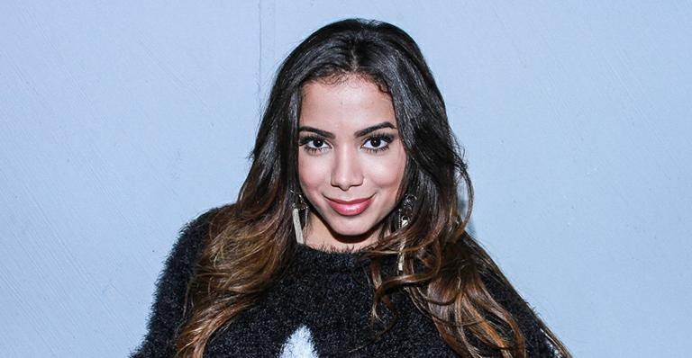 Anitta fala sobre vaidade e cirurgias plásticas: “A celulite sou eu”