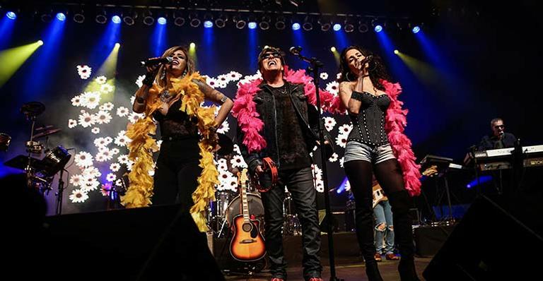 Evandro Mesquita canta sucessos da Blitz